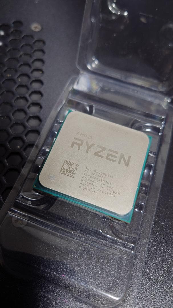 CPU AMD Ryzen 7 5800X3D (箱なし)