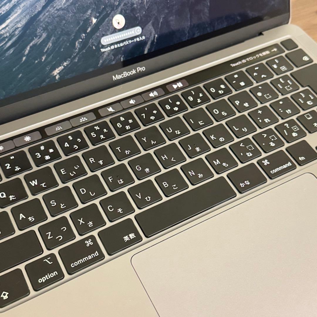 MacBook Pro 13インチ 2020 / 16GB / 256GB