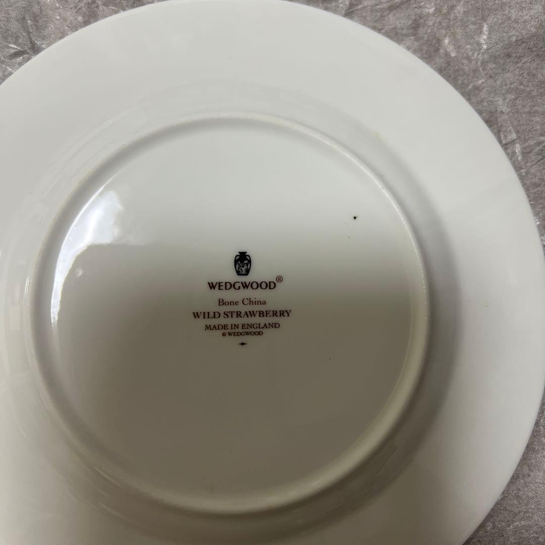 ウェッジウッド　ワイルドストロベリープレート3枚・オクタゴナルディッシュ・トレイ