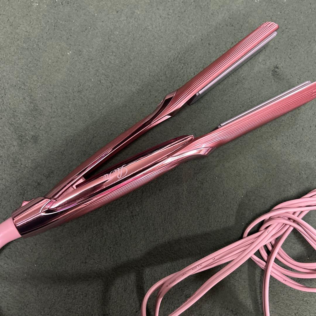 リファ　ストレートアイロン　プロ　ピンク
