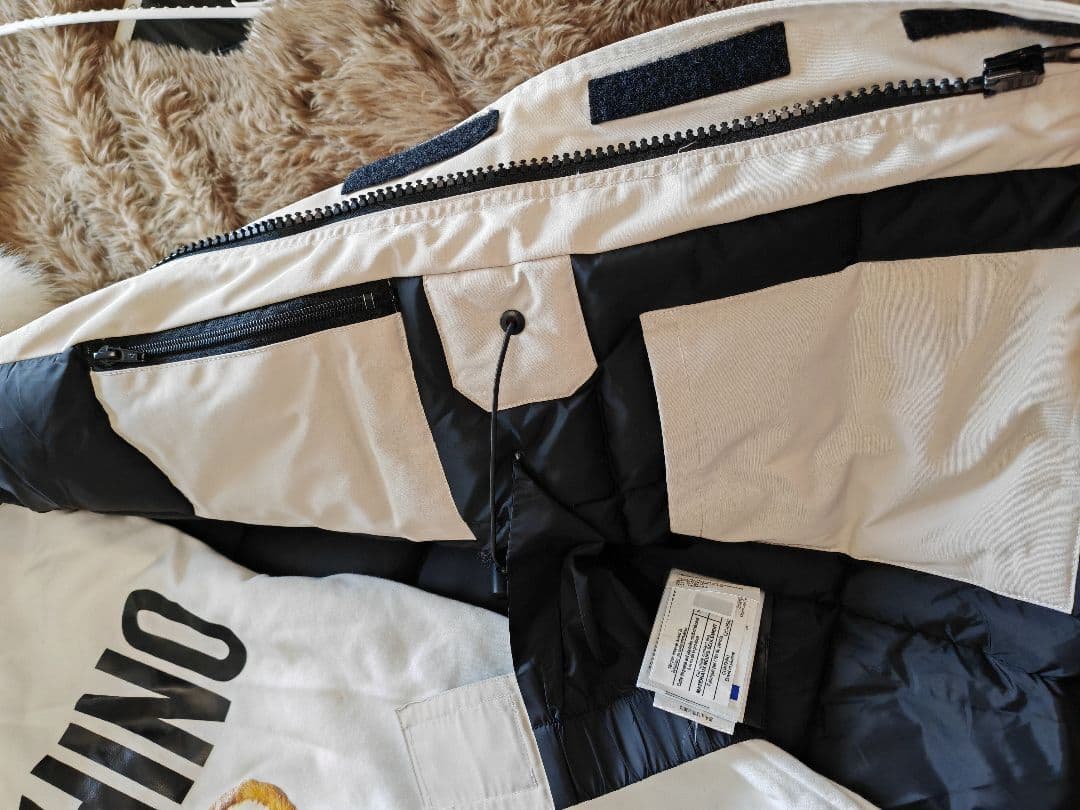 美品 カナダグース ホワイト定番モデル 東京手渡し可 24時間以内発送