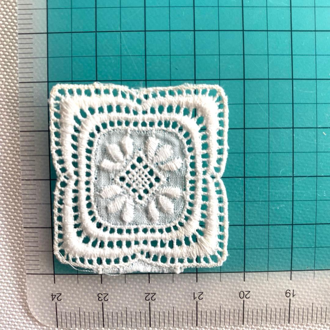 アンティーク ロマンティック コットン刺繍 レース ワッペン 四角リーフ柄×12