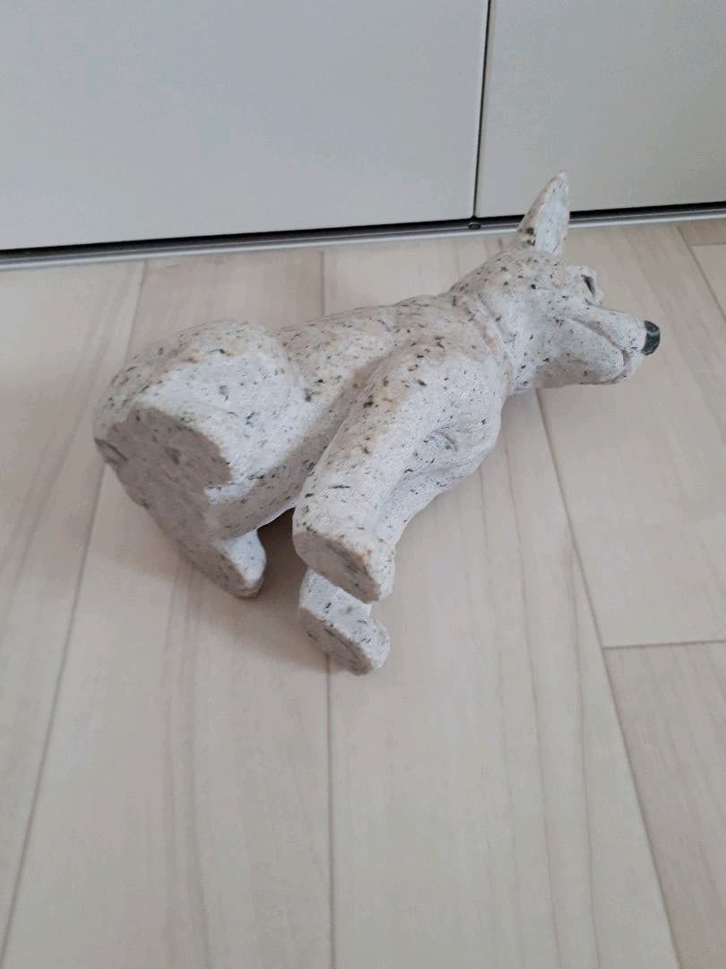 犬　チワワ？　石の置物
