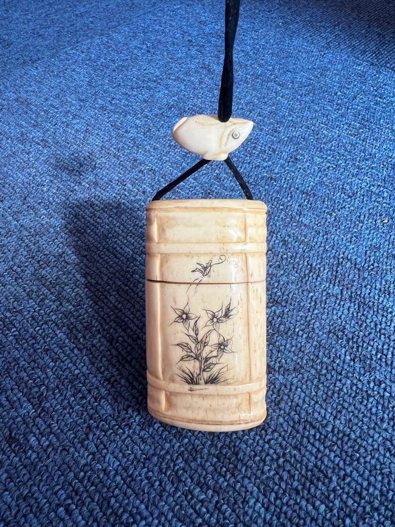 1229 二段印籠　根付　極細工