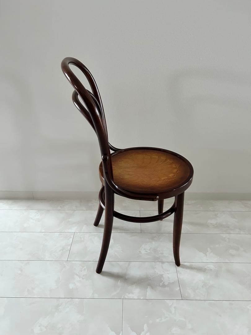 ダークブラウン 木製 曲木デザイン 椅子B