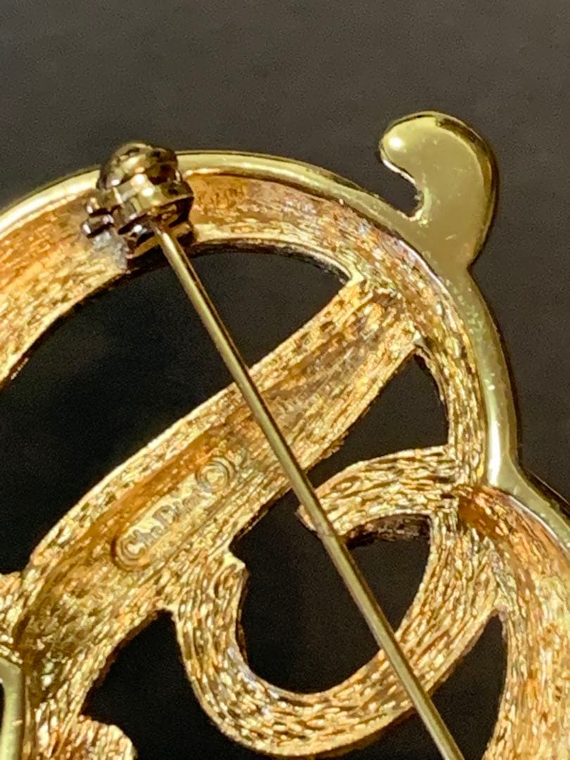 ヴィンテージChristian Dior ブローチCDロゴゴールドカラー