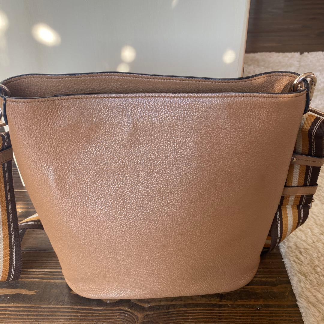 PRADA ベージュ レザー ショルダーバッグ