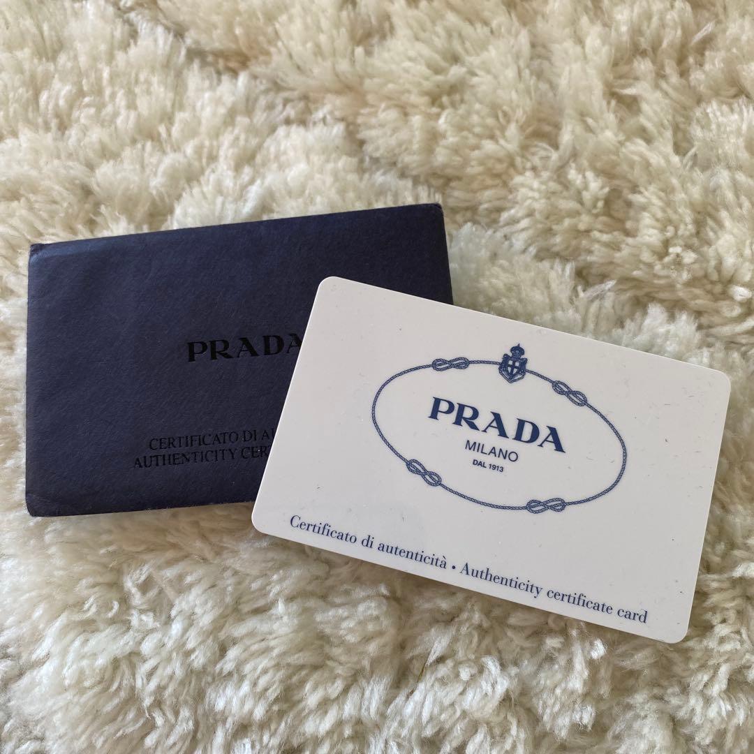 PRADA ベージュ レザー ショルダーバッグ