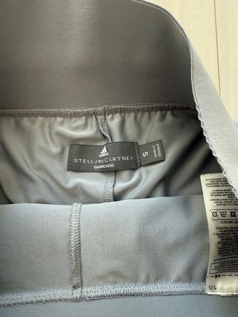 アディダス　ステラマッカートニー　スコート　フローラル