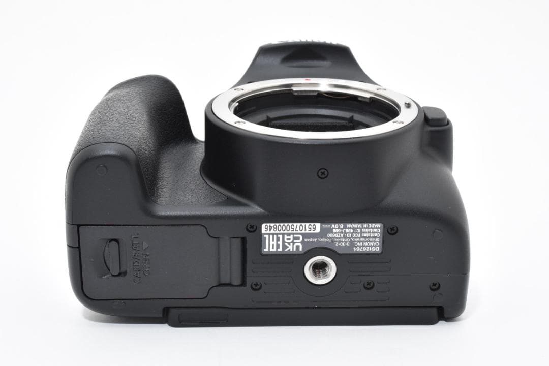 ほぼ新品 Canon EOS Kiss X10 ボディ S数107回 1413