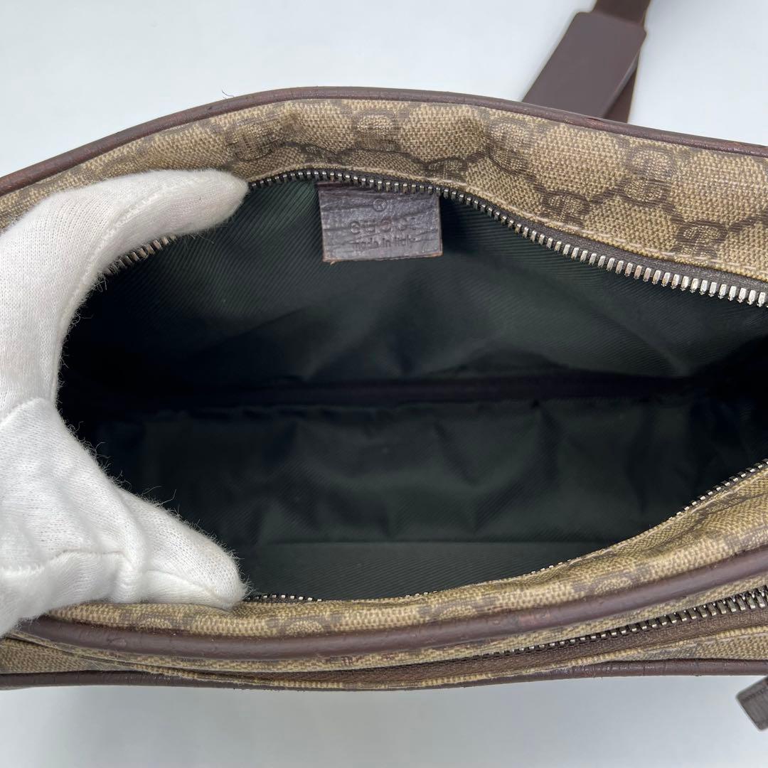 GUCCI ショルダーバッグ カメラバッグ GGスプリーム ロゴ型押し 男女可能
