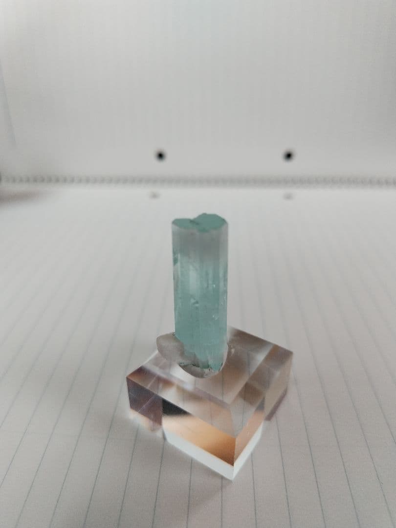 アクアマリン　原石　Aquamarine