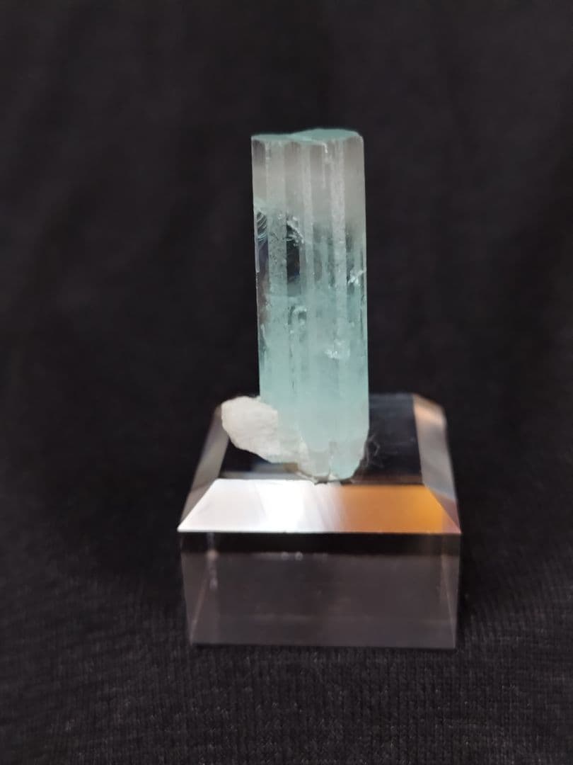 アクアマリン　原石　Aquamarine