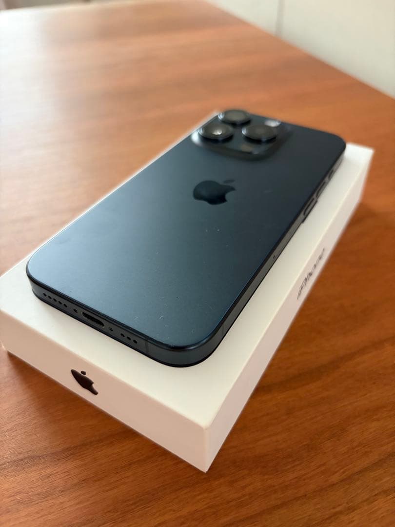 Apple iPhone 15 Pro 256GB ブルーチタニウム