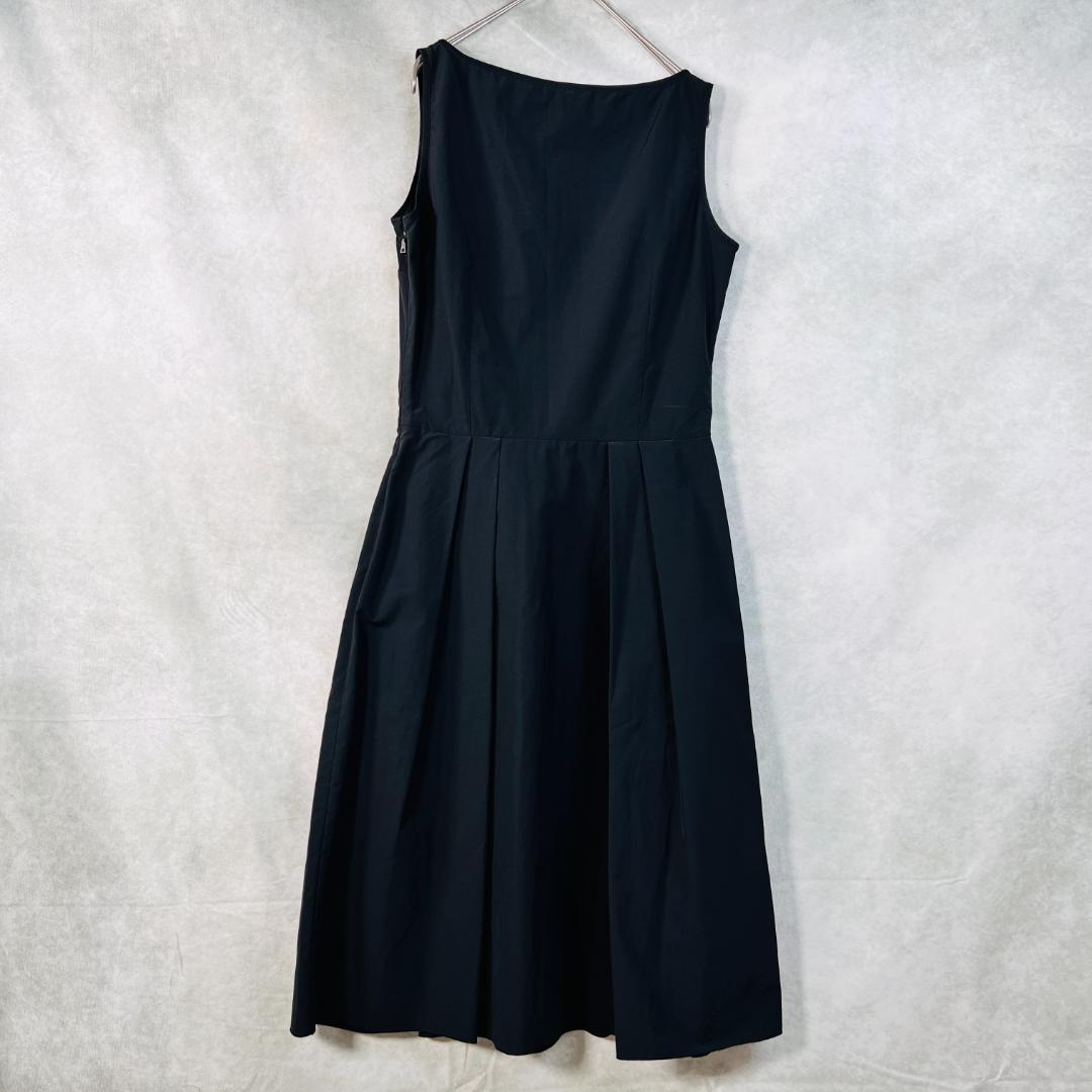 【プラダ】ワンピース　ノースリーブ　現行　Aライン　サイズ40　S