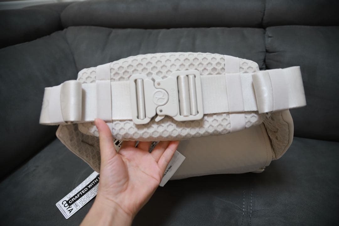 【美品】CYBEX 抱っこ紐Coya Carrier ライトベージュ