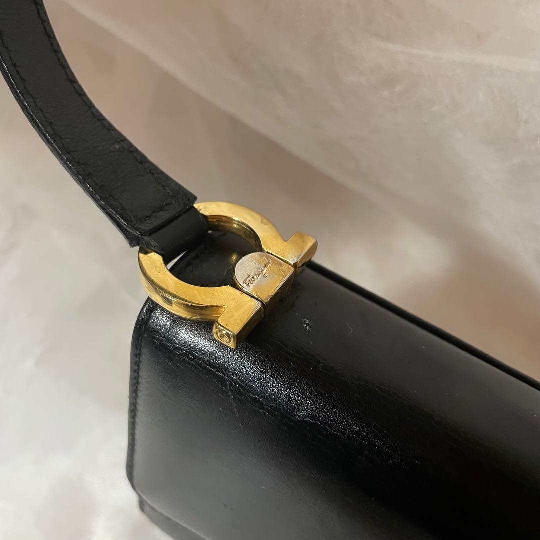 フェラガモ　ガンチーニ　ミニショルダーバッグ