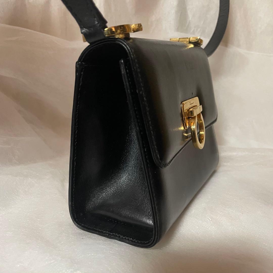 フェラガモ　ガンチーニ　ミニショルダーバッグ