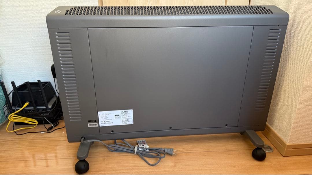 コンベクターヒーター　デロンギDeLonghi