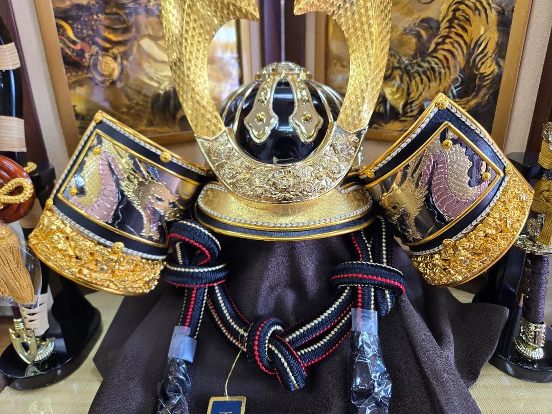 【展示品限り】五月人形　兜　くわ型　収納飾り　子供着用可　※閉店セール　S20