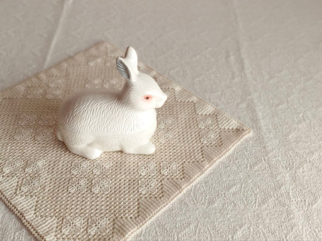 【たぁこ*さま】vintage pot ୨୧ * 白ウサギさんの テリーヌポット