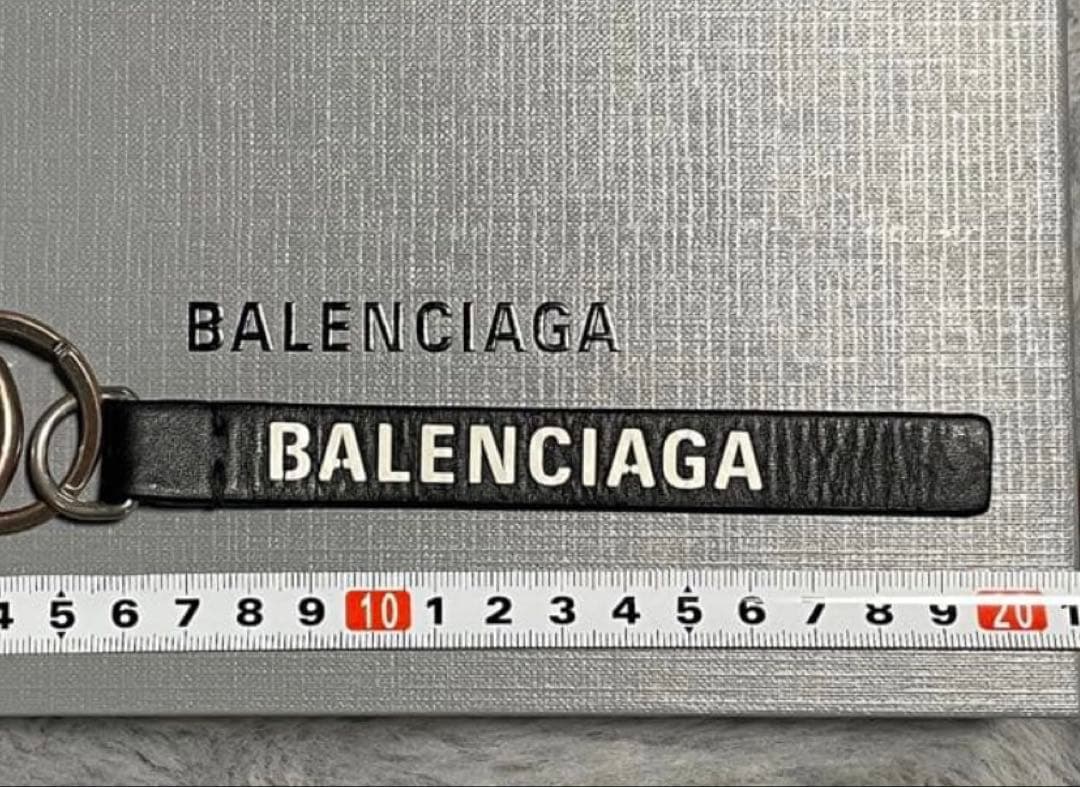 BALENCIAGA レザーキーホルダー