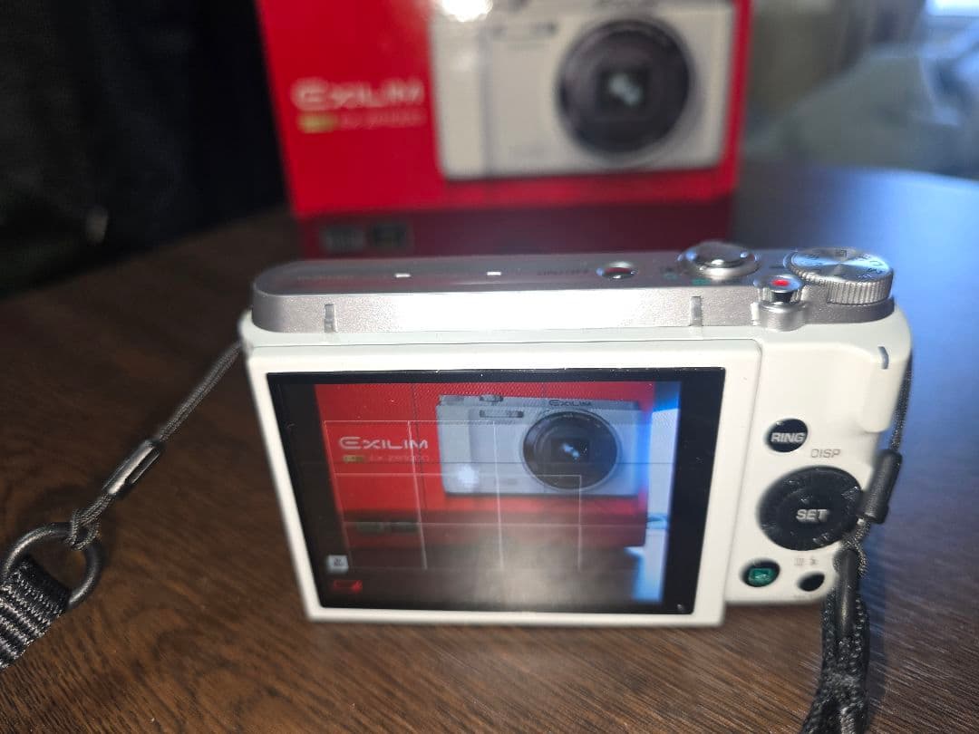 CASIO EXILIM EX-ZR1000 ホワイト