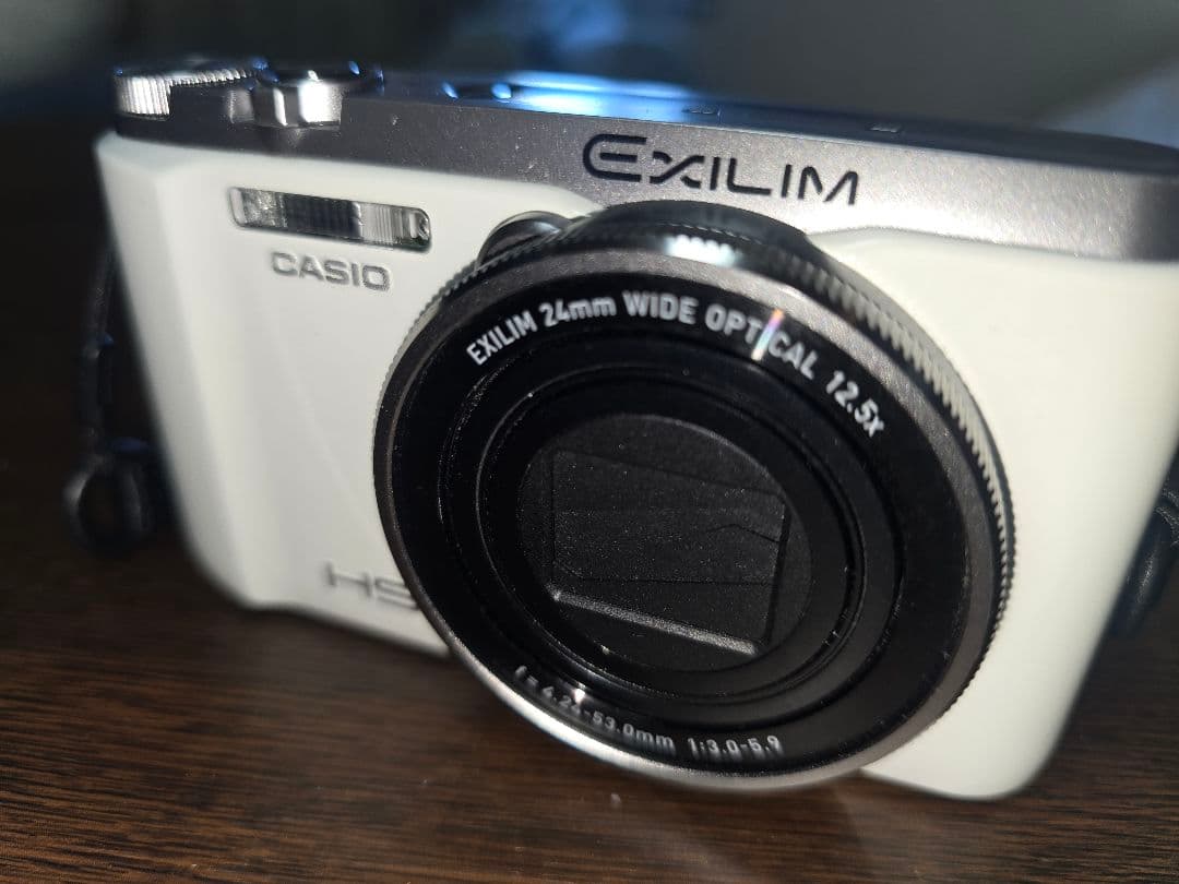 CASIO EXILIM EX-ZR1000 ホワイト