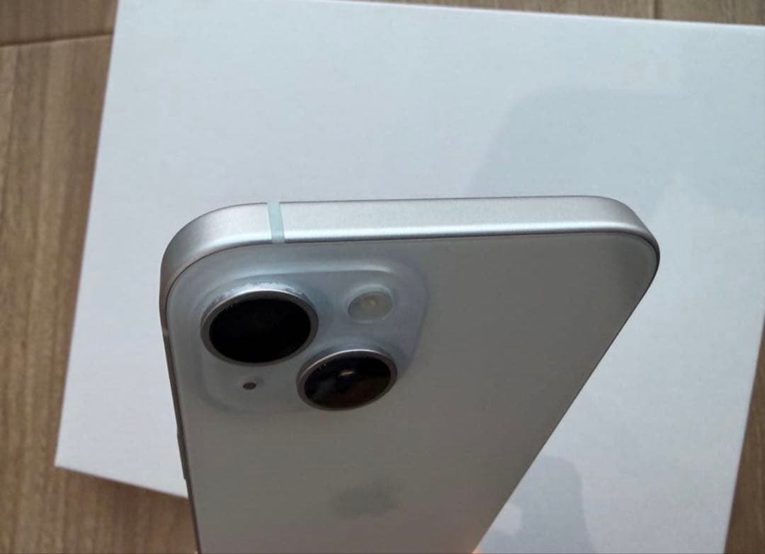 美品　iPhone 15（256GB・ブルー）SIMフリー