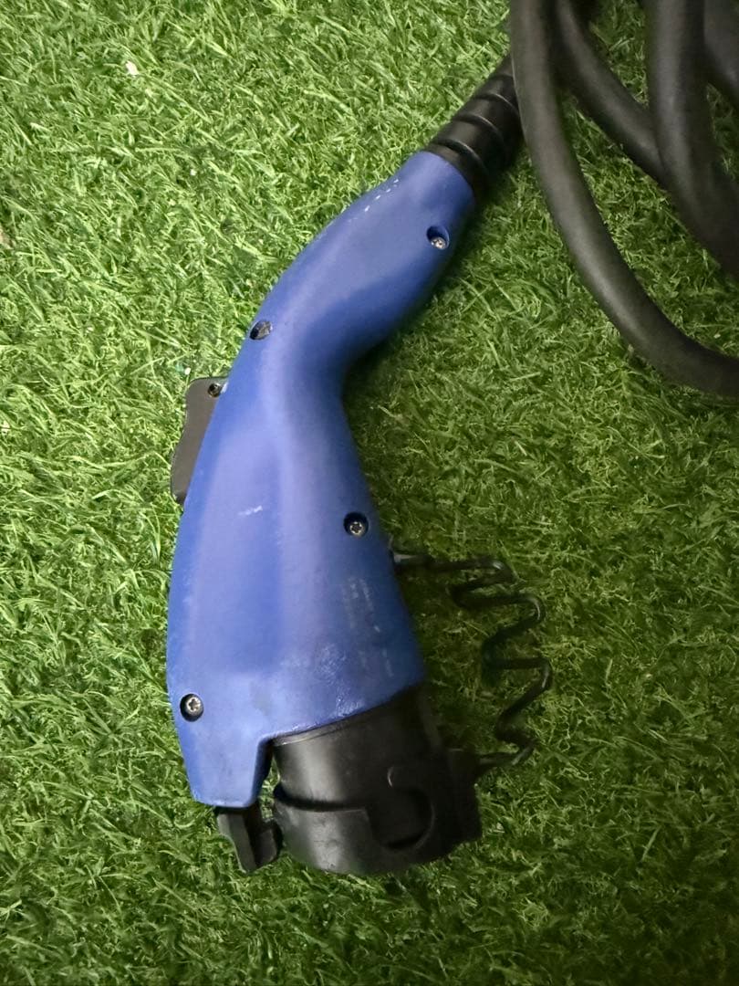 トヨタプリウスphv充電コード