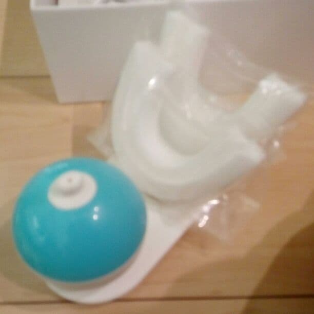 手を使わずに磨けるAmabrush