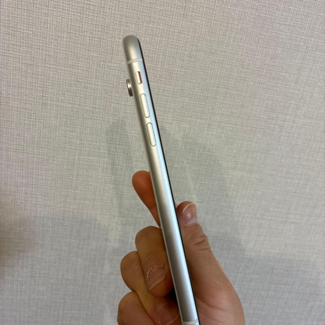 iPhone XR（10r） 128 GB 本体　SIMフリー