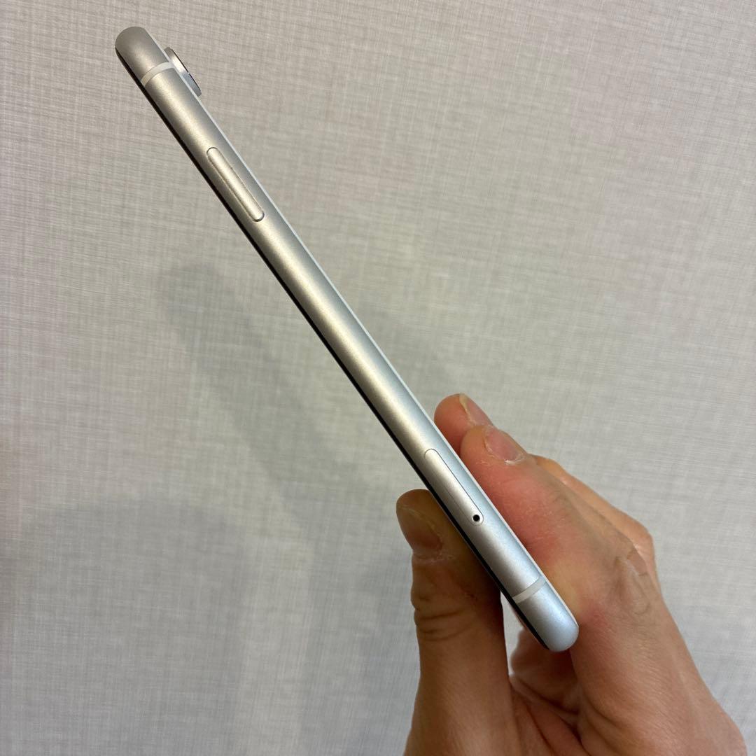 iPhone XR（10r） 128 GB 本体　SIMフリー