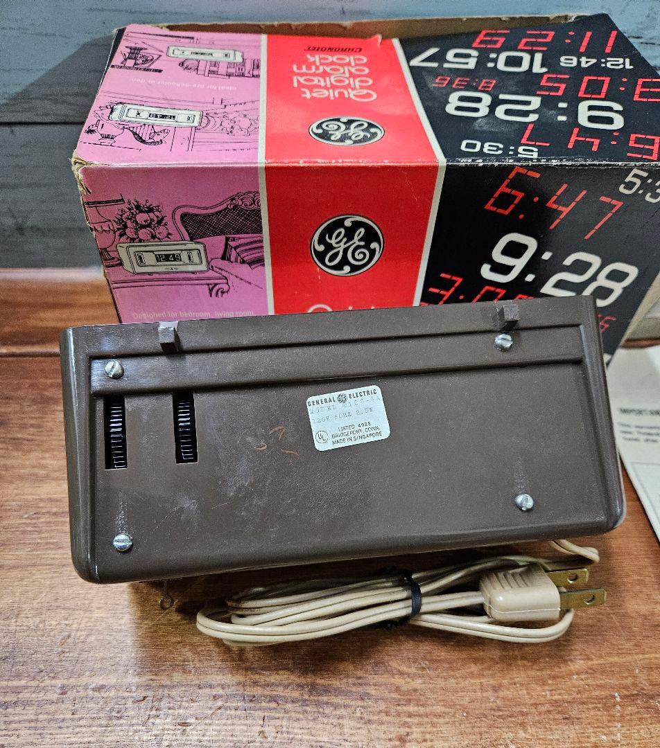 US Vintage General Electric フリップ時計 8120
