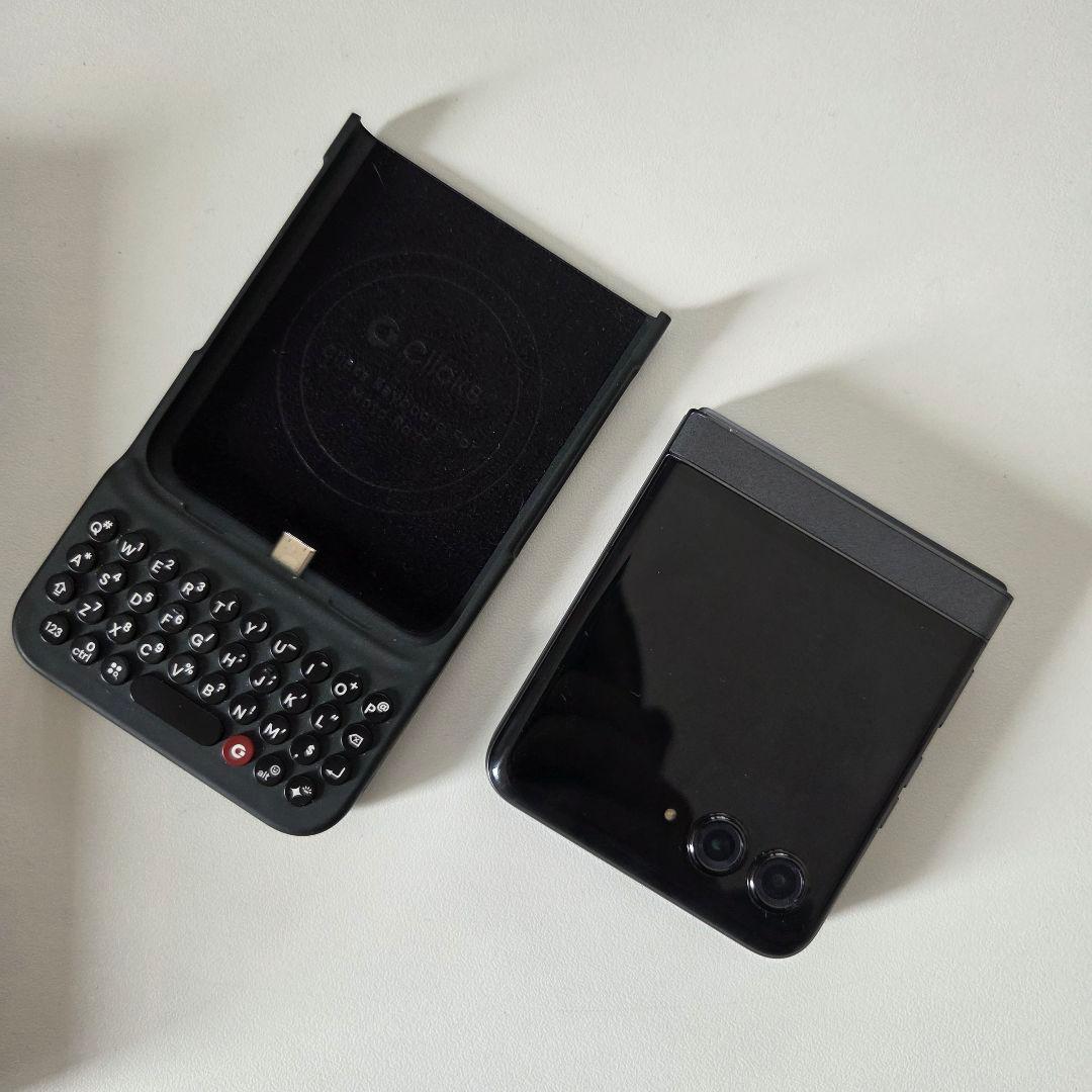 motorola razr 50 美品 + clicks keyboard