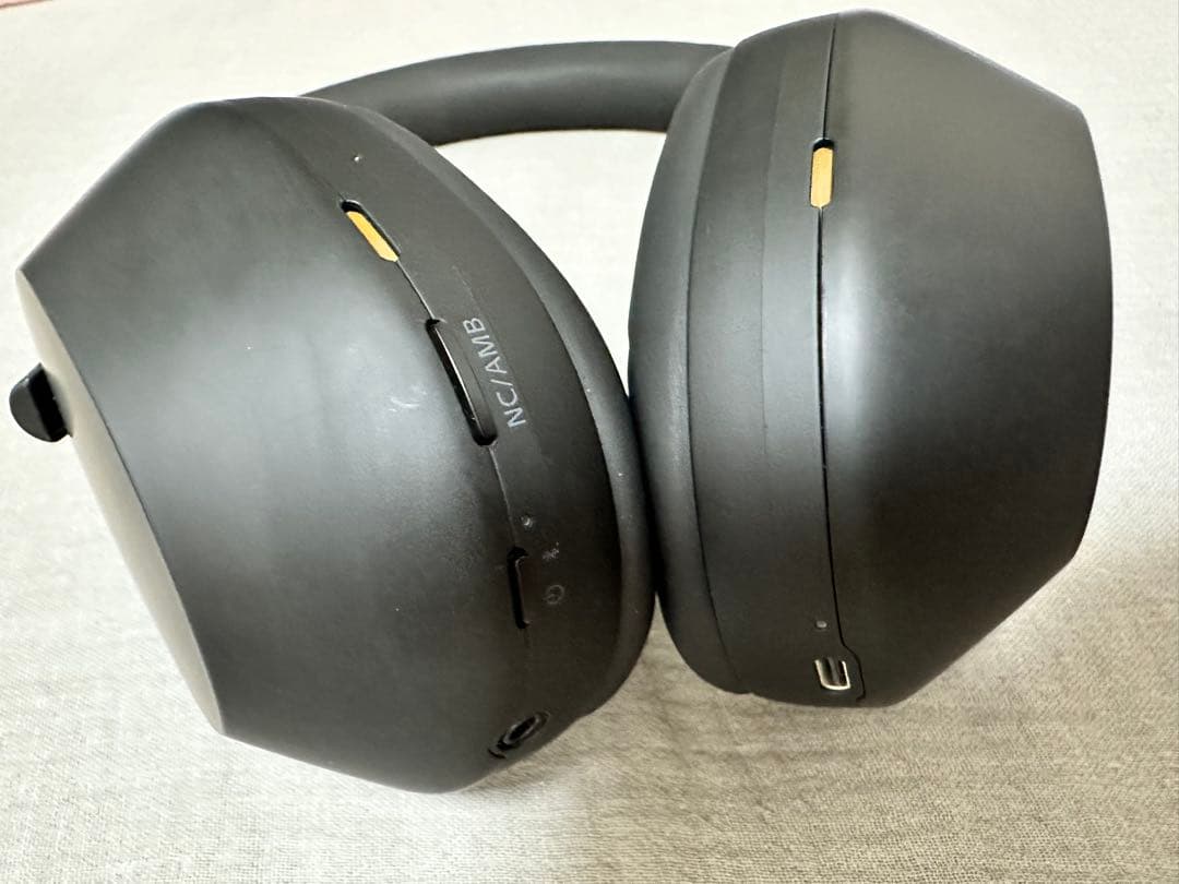 ブラック ワイヤレスオーバーイヤーヘッドホン