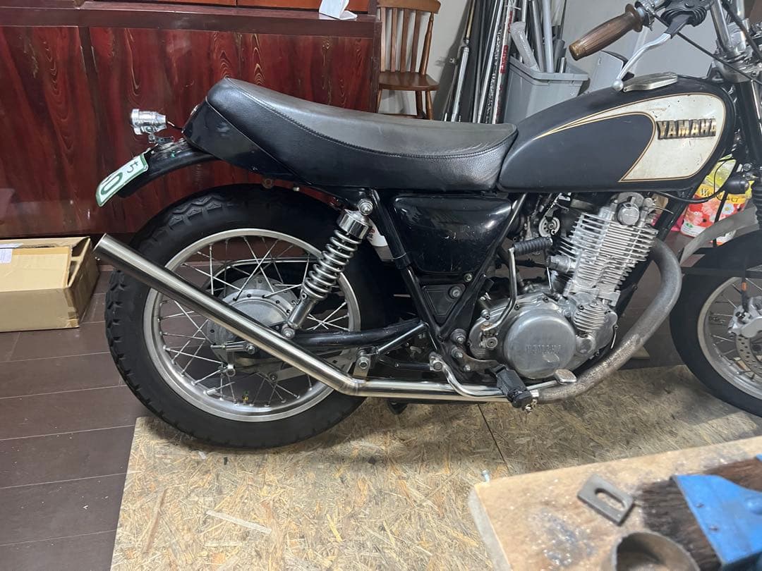 sr400 sr500 スレンレス400番磨き　かち上げマフラー　チョッパー