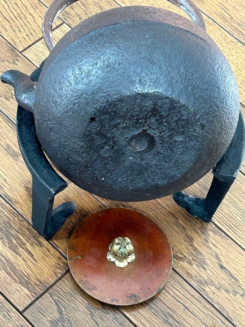 龍文堂造　鉄瓶　丸型レトロ 約1.2L 水漏れ無し　鉄分補給　足付