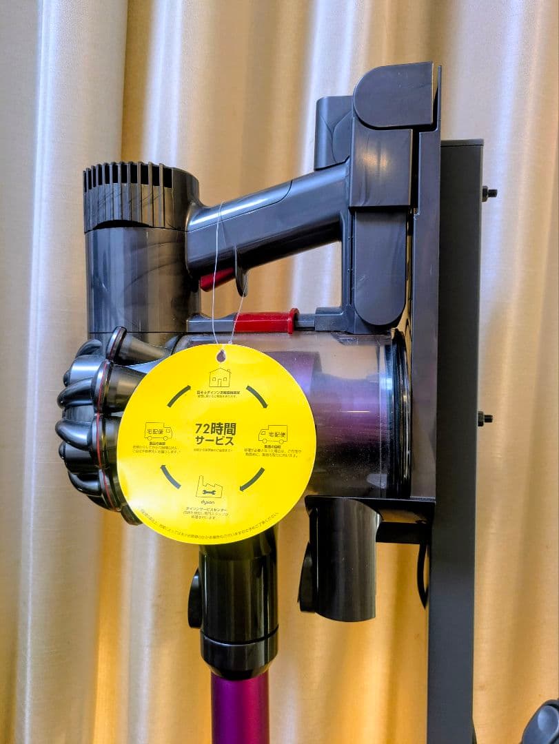 ダイソン dyson v6 fluffy 掃除機 スタンド付　アタッチメント付