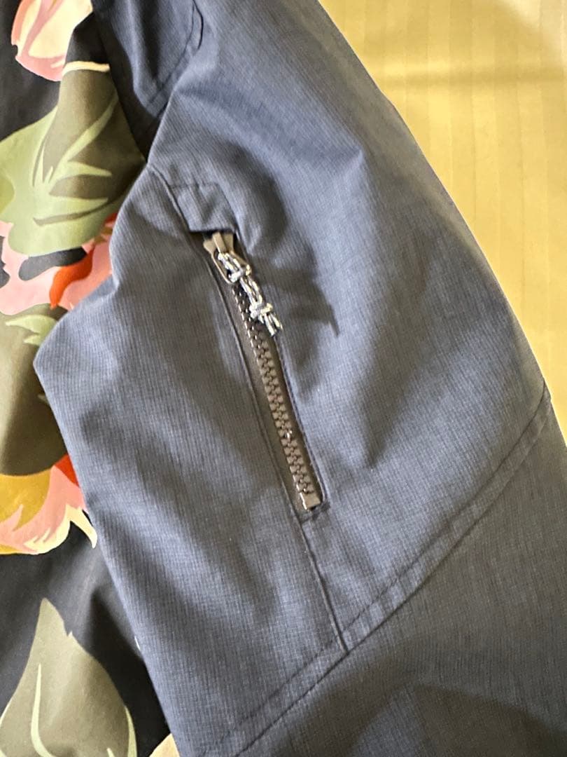 【美品】BURTON バートン 花柄 スノボウェア ジャケット