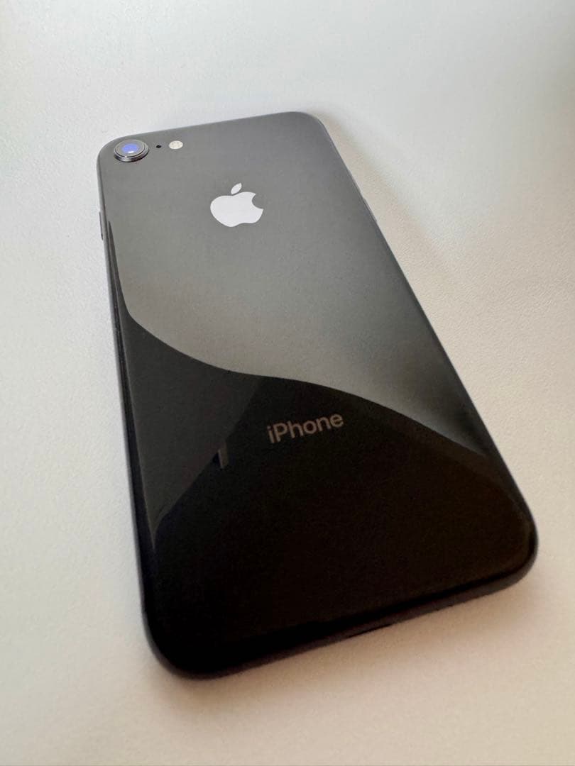 【超美品】Apple iPhone 8 スペースグレイ 64G バッテリー92%