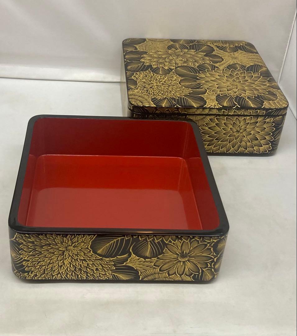 B519b「黒漆塗沈金菊尽 二段重箱」木製　輪島塗　紙箱　お節料理