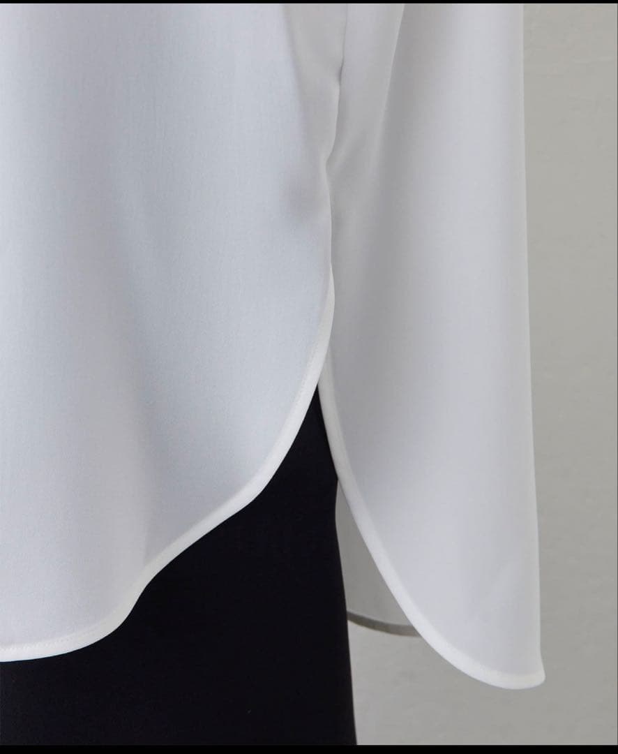 今期購入【新品未使用タグ付】 ガリャルダガランテ　ラウンドブラウスTee