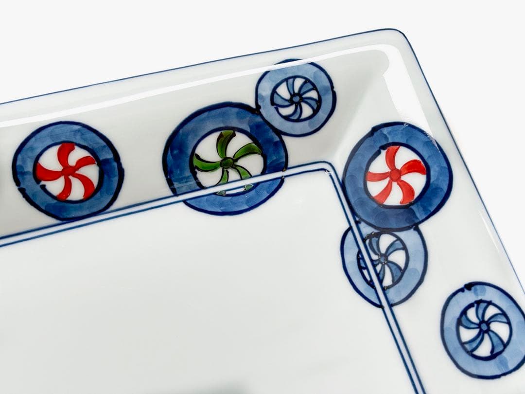 源右衛門窯　染錦丸紋 角皿 ※箱入り