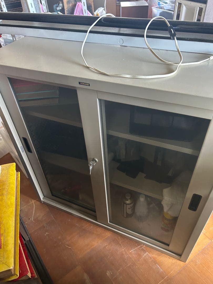 KOKUYO 鉄製　オフィス　書庫　収納　ガラス　送料込み