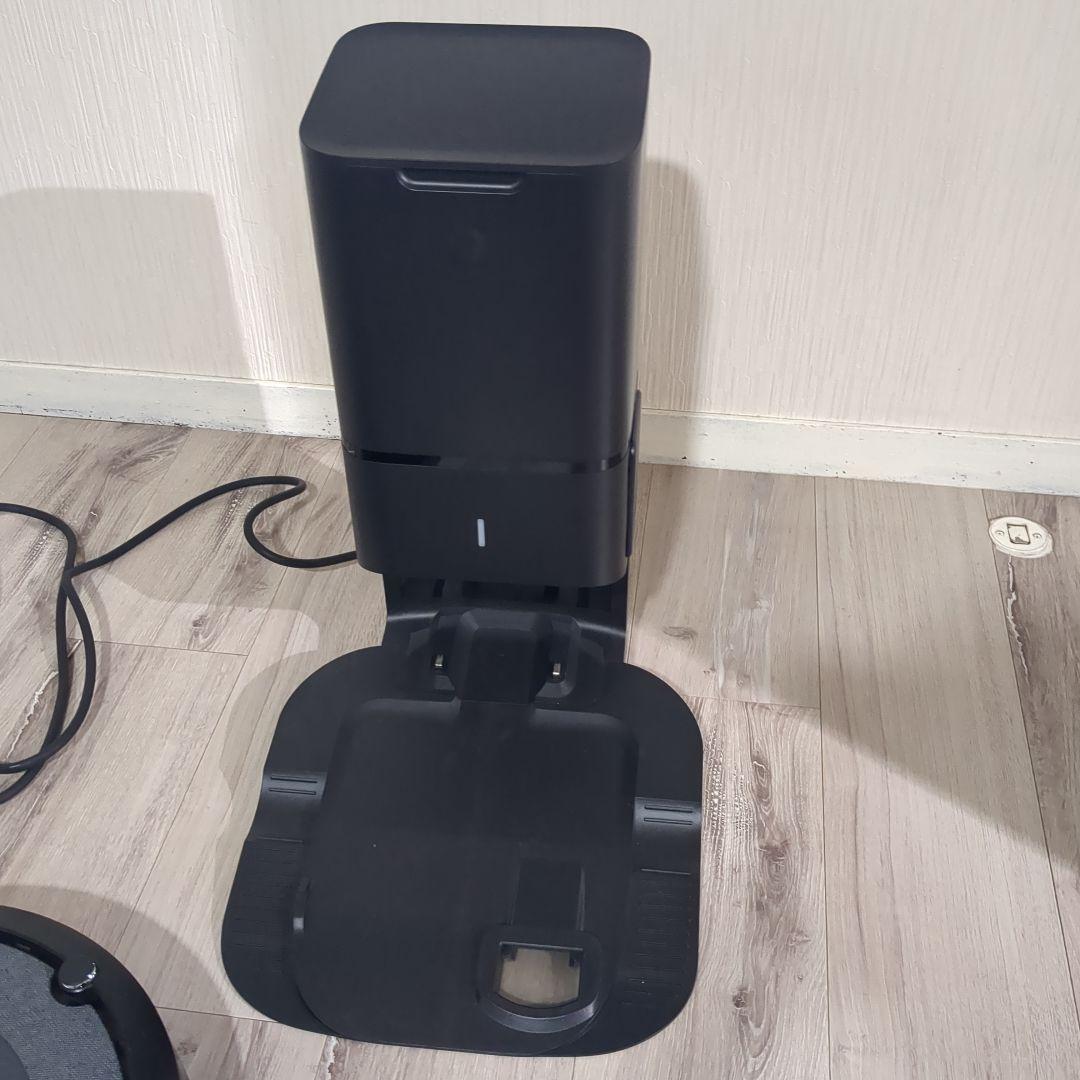 iRobot ルンバi3+ 本体・クリーンベース等セット