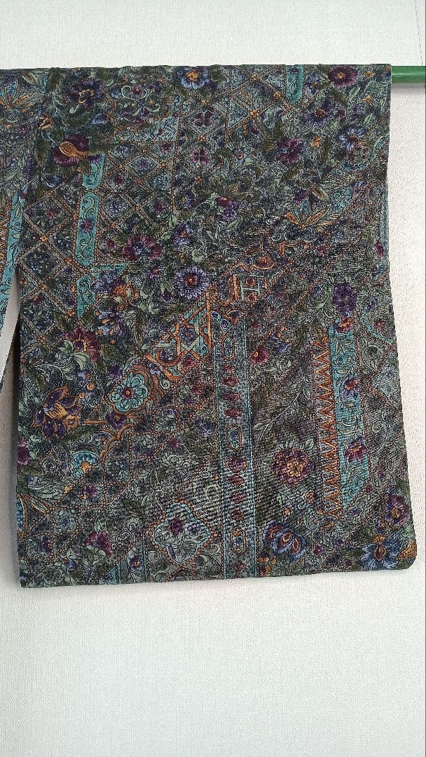 叩き染めに　更紗文様の訪問着