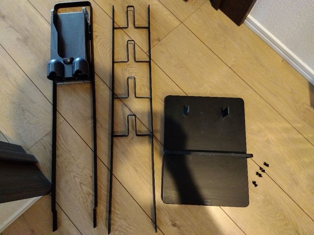 ダイソン掃除機のスタンドとアタッチメント