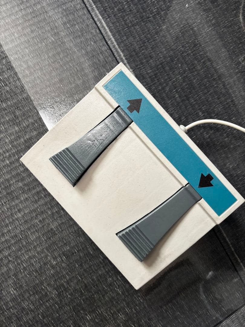 電動昇降付マッサージベッド ヘッドレスト付き