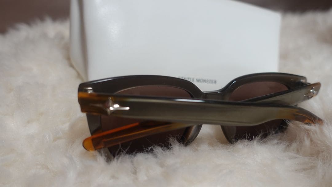 GENTLE MONSTER キャットアイ サングラス ケース付き